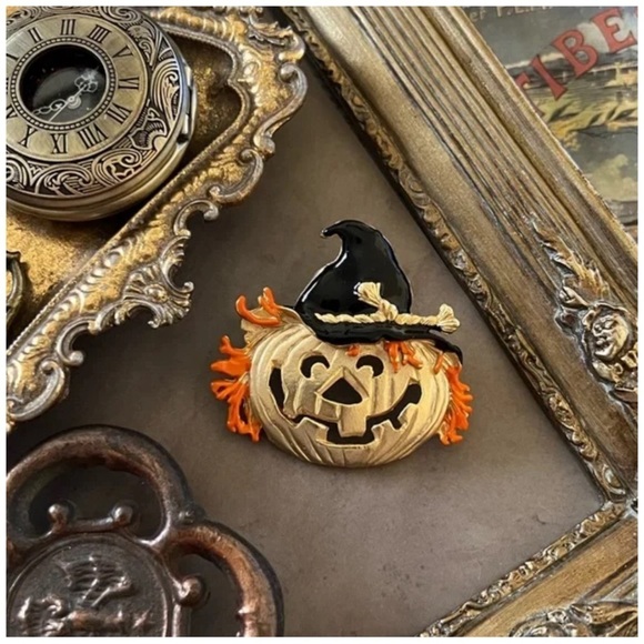 VINTAGE • JJ Jonette Jack-o-Lantern Pumpkin Witch Scarecrow Lapel Pin Brooch - Picture 5 of 5